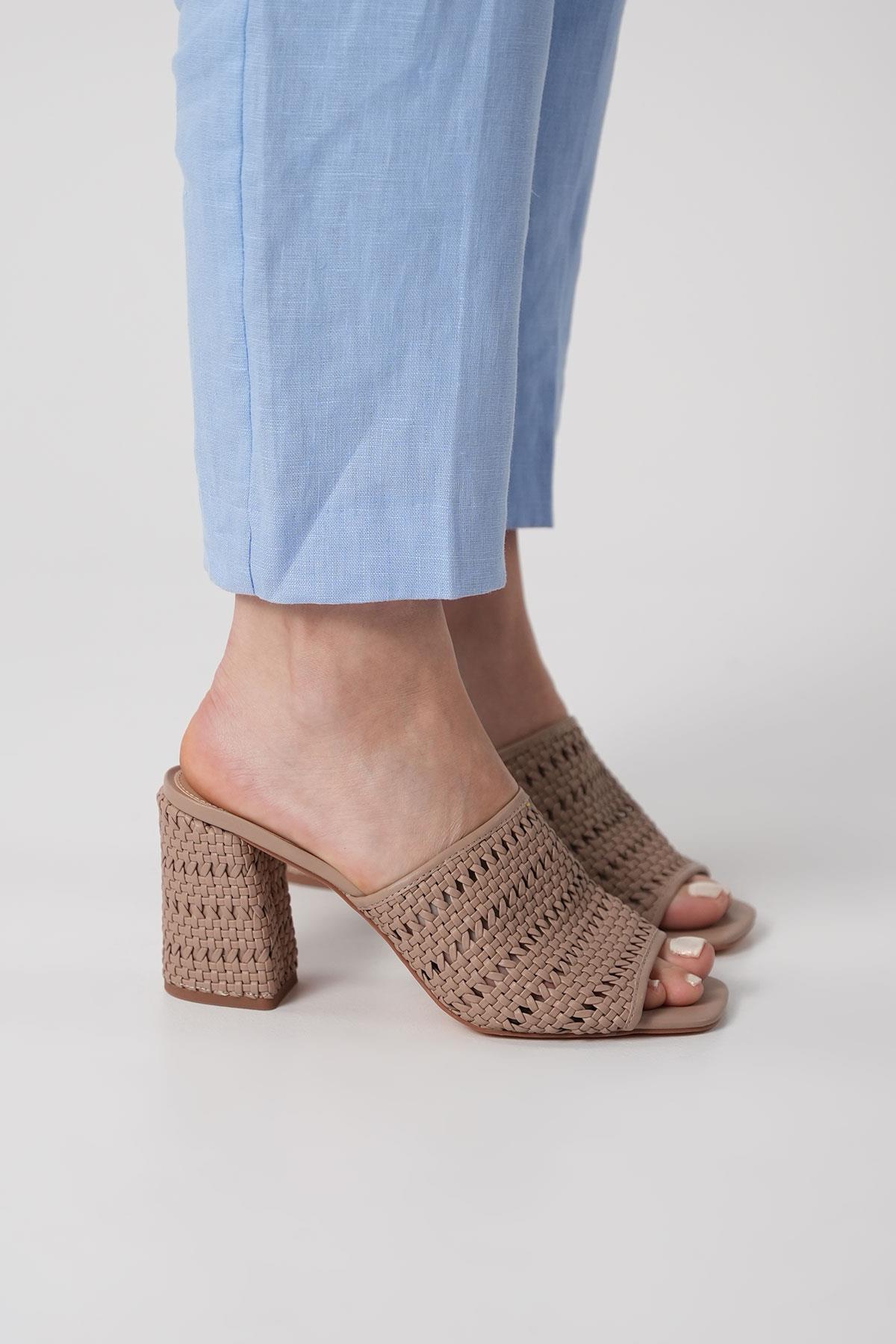 The Tana Kadın Kahverengi Hasır Topuklu Terlik