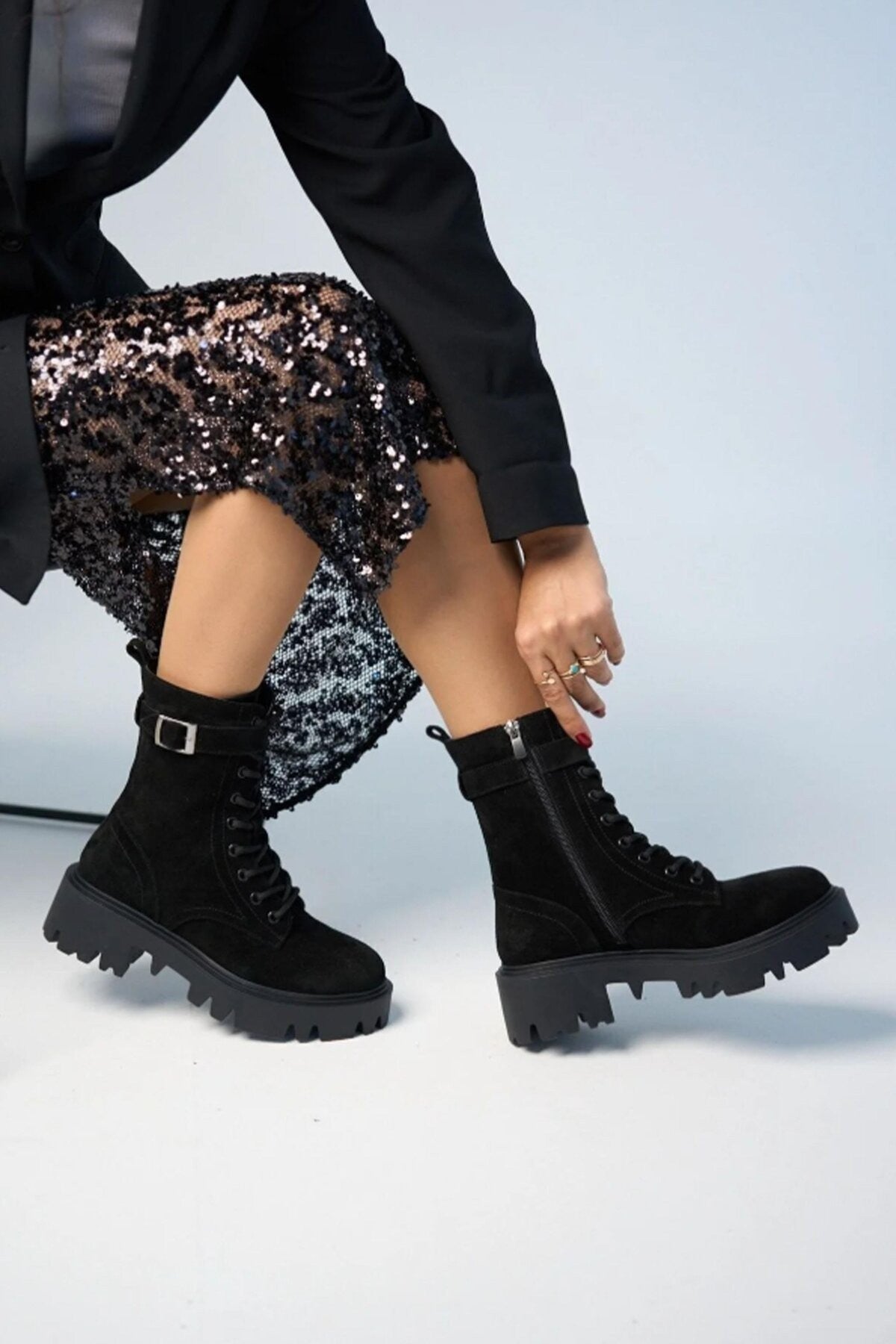 Bronk Kadın Siyah Gerçek Süet Deri Postal Kalın Tabanlı Bot