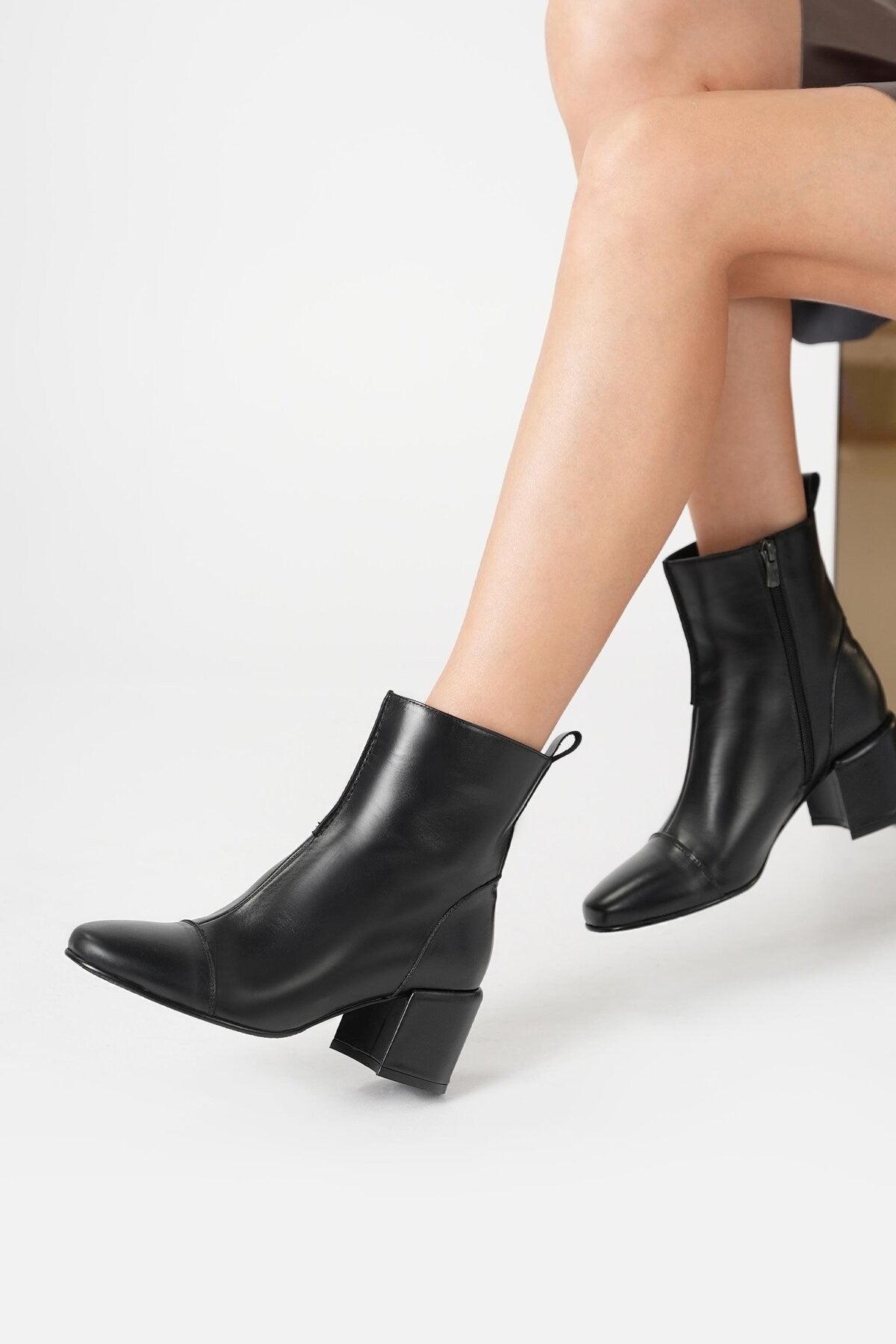 Bestyle NYX Hakiki Deri Siyah Fermuarlı Topuklu Bot